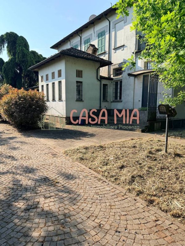 casa indipendente in vendita ad Agazzano
