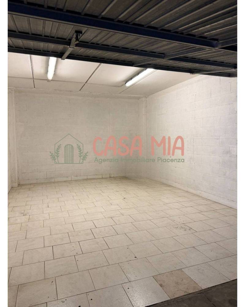ufficio in vendita ad Agazzano
