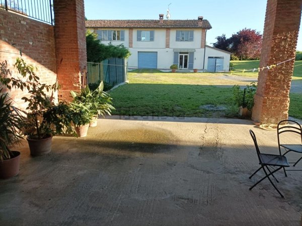 appartamento in vendita ad Agazzano in zona Sarturano