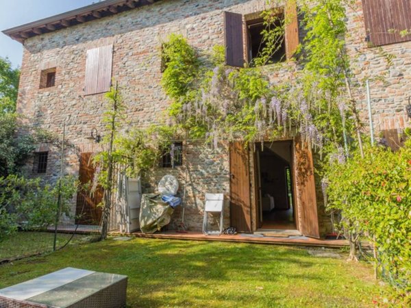 casa indipendente in vendita ad Agazzano in zona Bastardina