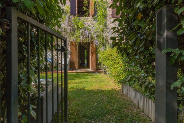 casa indipendente in vendita ad Agazzano in zona Bastardina