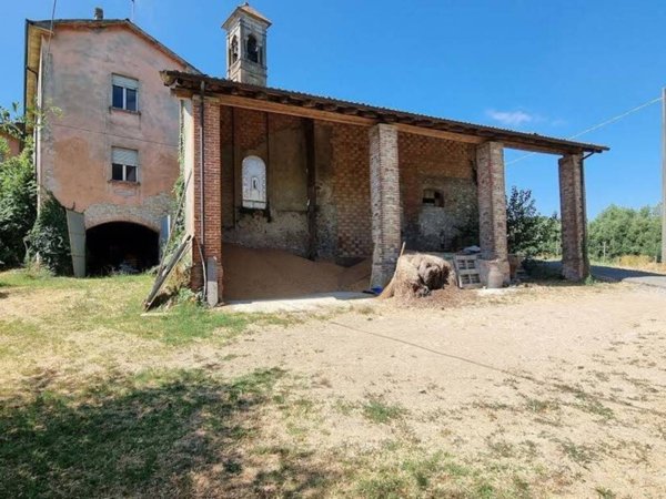 casa semindipendente in vendita ad Agazzano in zona Tavernago