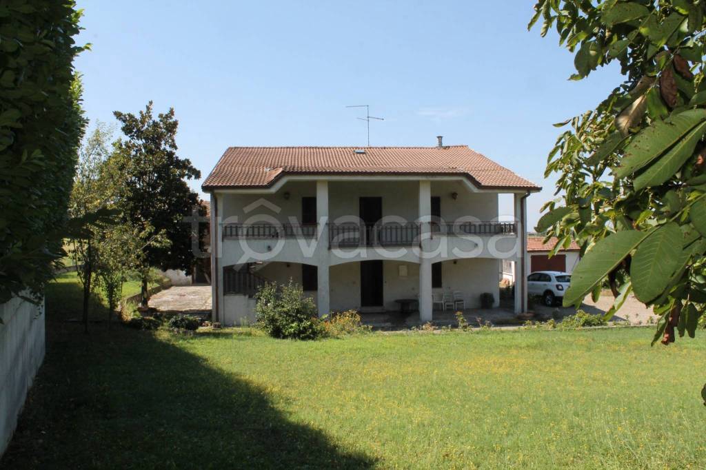 casa indipendente in vendita ad Agazzano