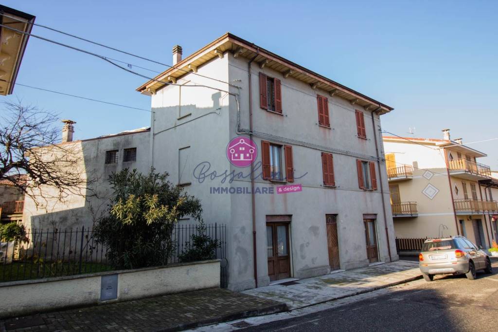 casa indipendente in vendita ad Agazzano