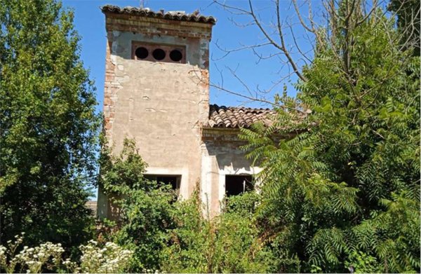 terreno agricolo in vendita ad Agazzano in zona Tavernago