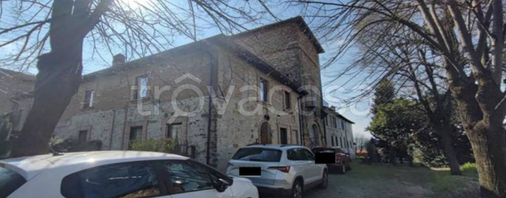 casa indipendente in vendita ad Agazzano in zona Cantone