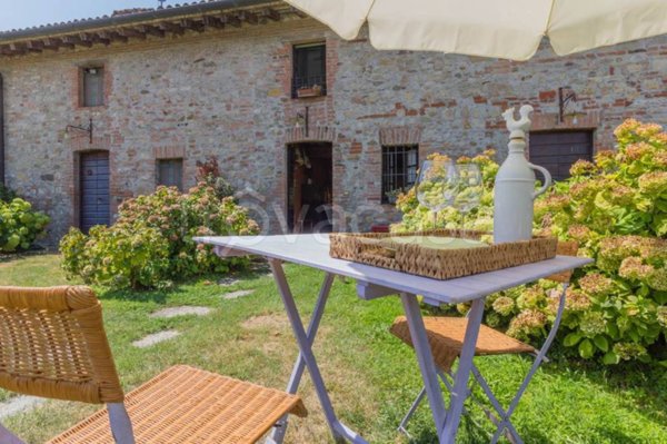 casa indipendente in vendita ad Agazzano in zona Bastardina