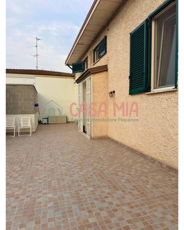 casa indipendente in vendita ad Agazzano