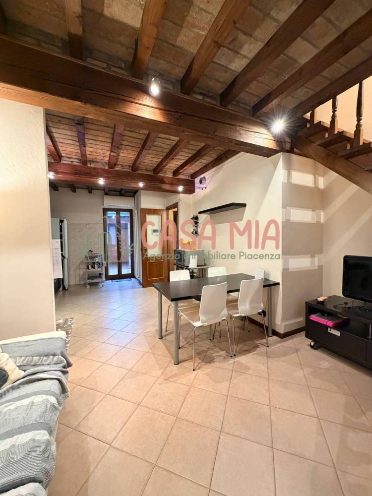 casa indipendente in vendita ad Agazzano