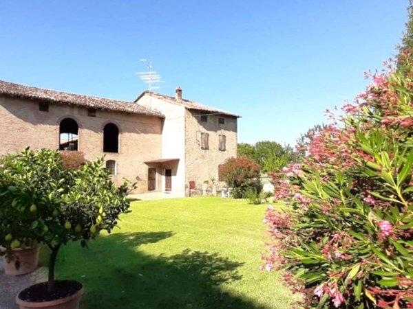 casa indipendente in vendita ad Alseno in zona Lusurasco