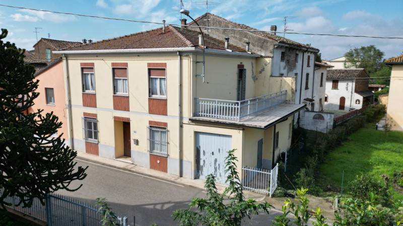 casa indipendente in vendita ad Alseno