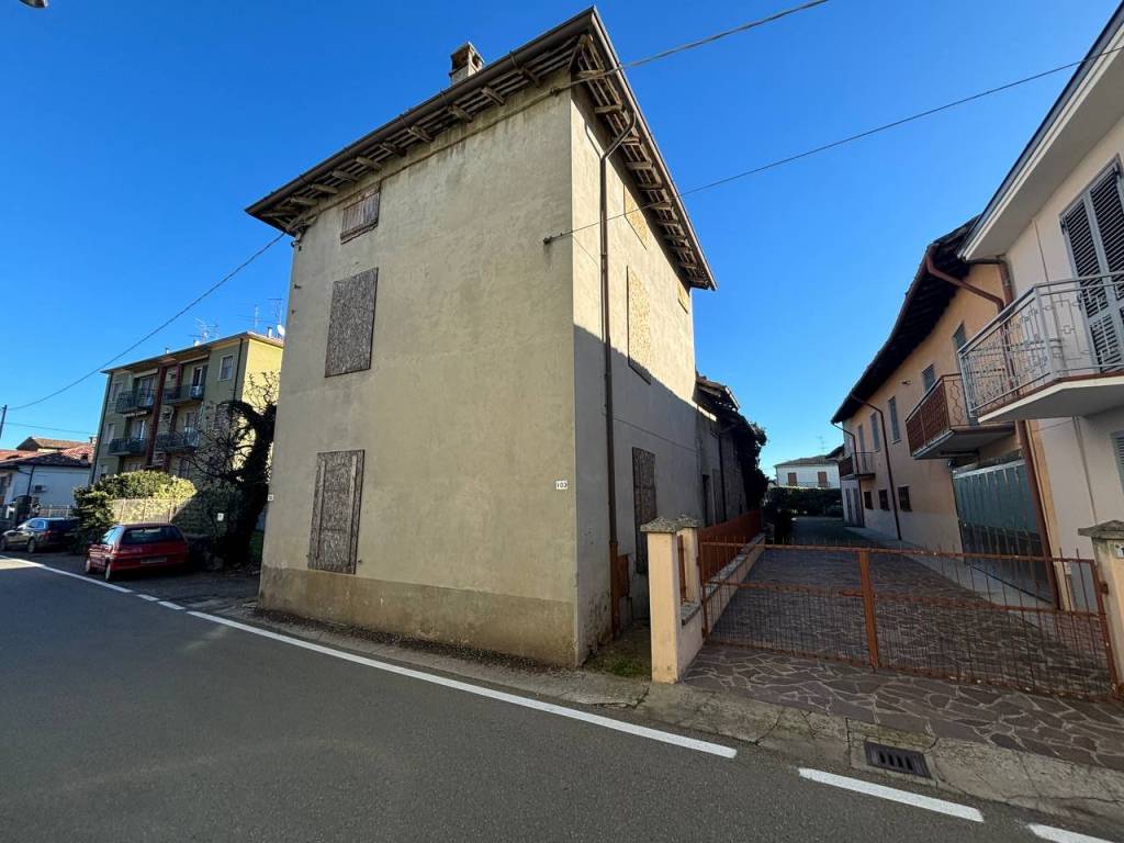 casa indipendente in vendita ad Alseno in zona Lusurasco