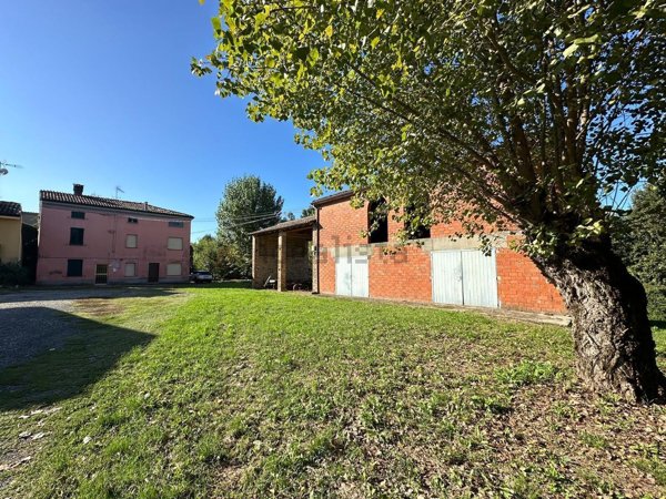 casa indipendente in vendita ad Alseno