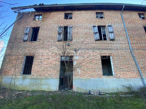 casale in vendita ad Alseno