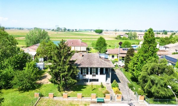casa indipendente in vendita ad Alseno in zona Chiaravalle della Colomba