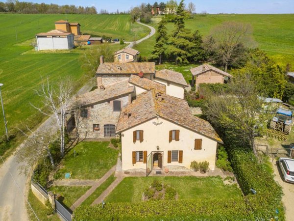 casale in vendita ad Alseno