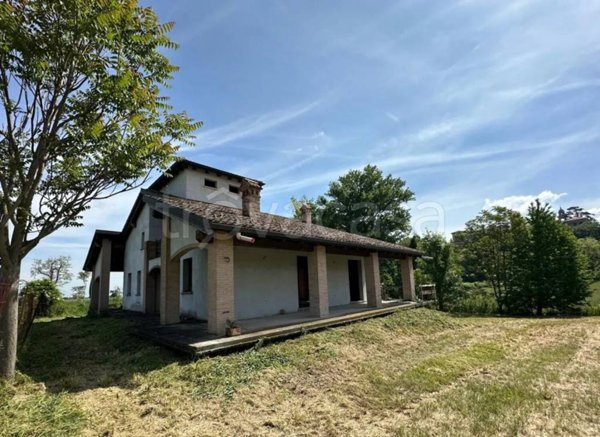 casa indipendente in vendita ad Alseno in zona Castelnuovo Fogliani