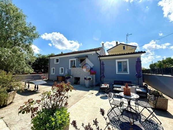 casa indipendente in vendita ad Alseno