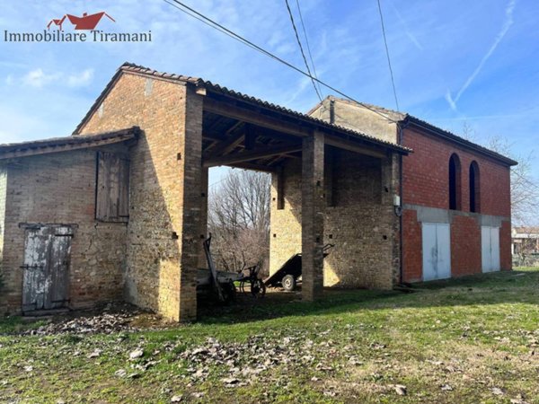 casa semindipendente in vendita ad Alseno in zona Cortina