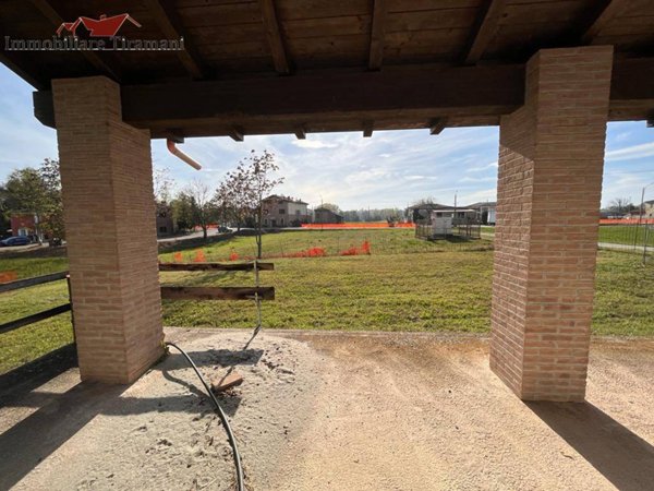 casa indipendente in vendita ad Alseno in zona Castelnuovo Fogliani