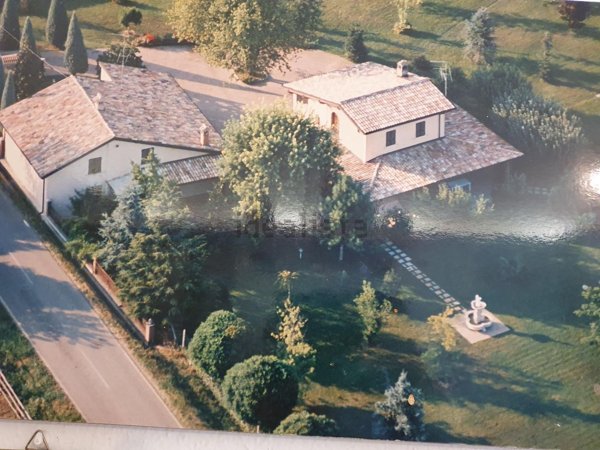 casa indipendente in vendita ad Alseno in zona Lusurasco