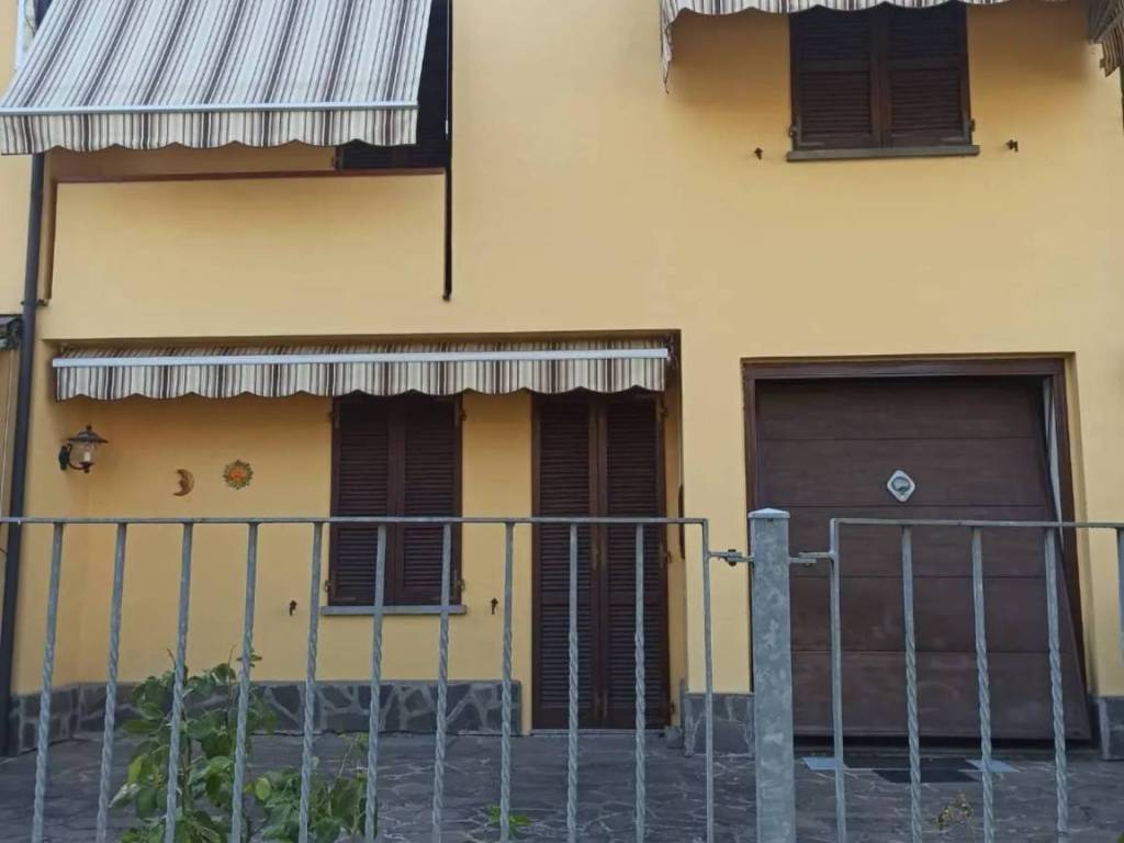 casa indipendente in vendita ad Alseno in zona Lusurasco