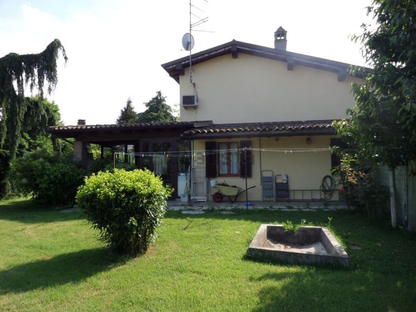 casa indipendente in vendita ad Alseno in zona Lusurasco