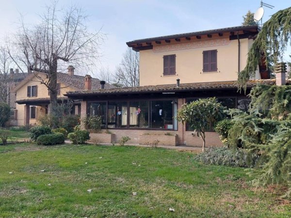 casa indipendente in vendita ad Alseno in zona Lusurasco