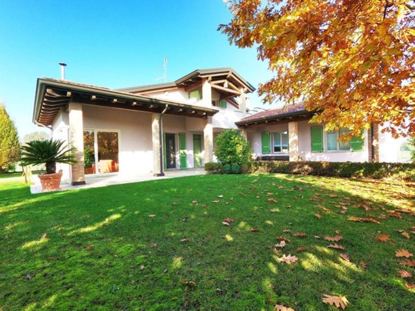 casa indipendente in vendita ad Alseno