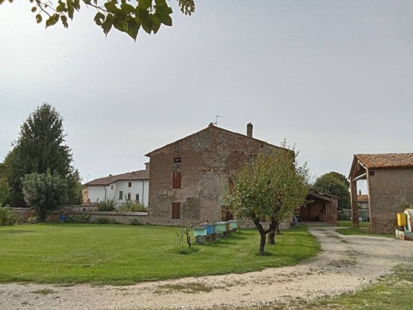 casa indipendente in vendita ad Alseno in zona Lusurasco