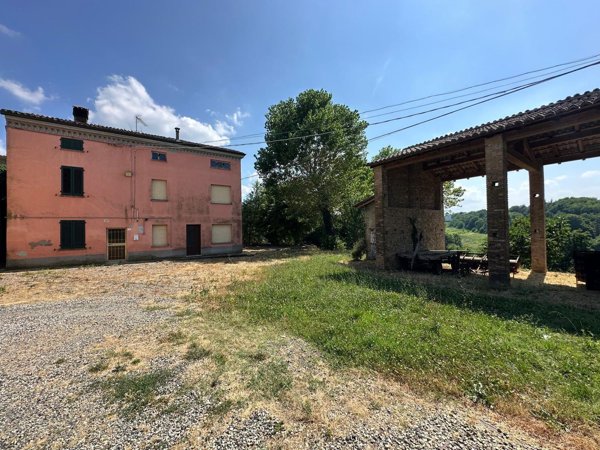 casa indipendente in vendita ad Alseno