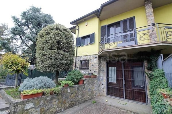 casa indipendente in vendita ad Alseno in zona Castelnuovo Fogliani
