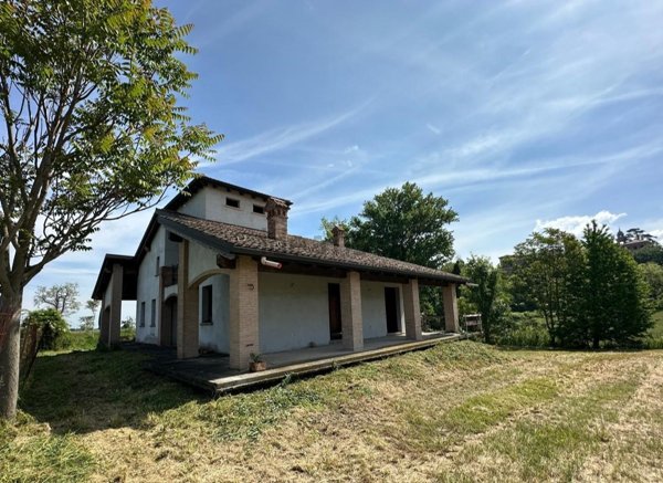casa indipendente in vendita ad Alseno in zona Castelnuovo Fogliani