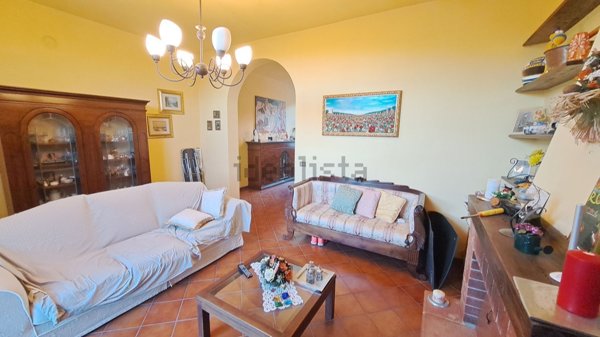 casa indipendente in vendita ad Alseno in zona Castelnuovo Fogliani