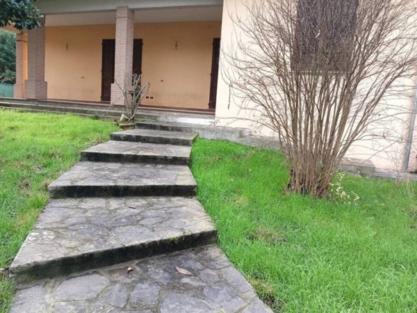 villa in vendita ad Alseno