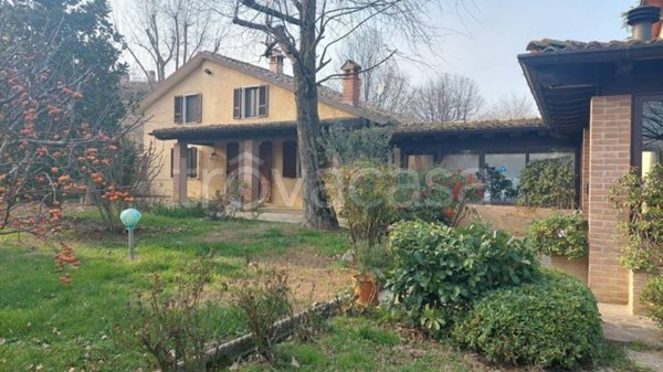 casa indipendente in vendita ad Alseno in zona Lusurasco
