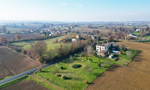 casa indipendente in vendita ad Alseno in zona Castelnuovo Fogliani