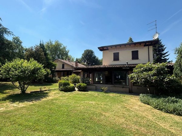 casa indipendente in vendita ad Alseno in zona Lusurasco