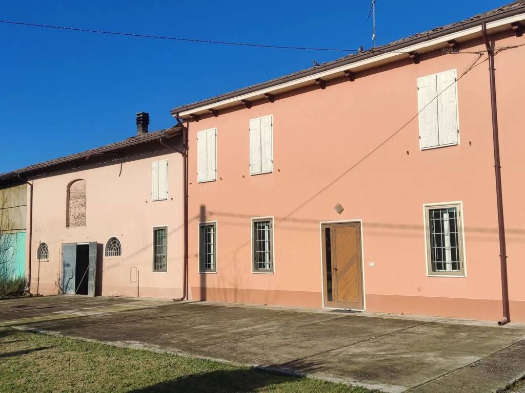 casa indipendente in vendita a Besenzone