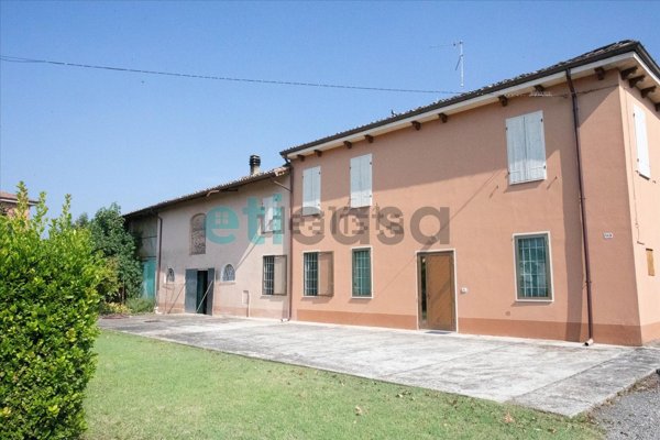 casa indipendente in vendita a Besenzone