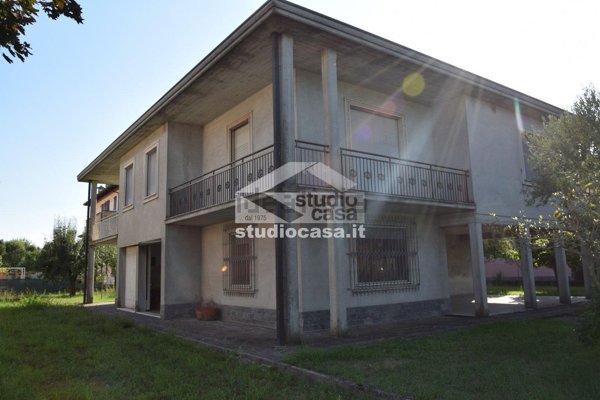 casa indipendente in vendita a Besenzone