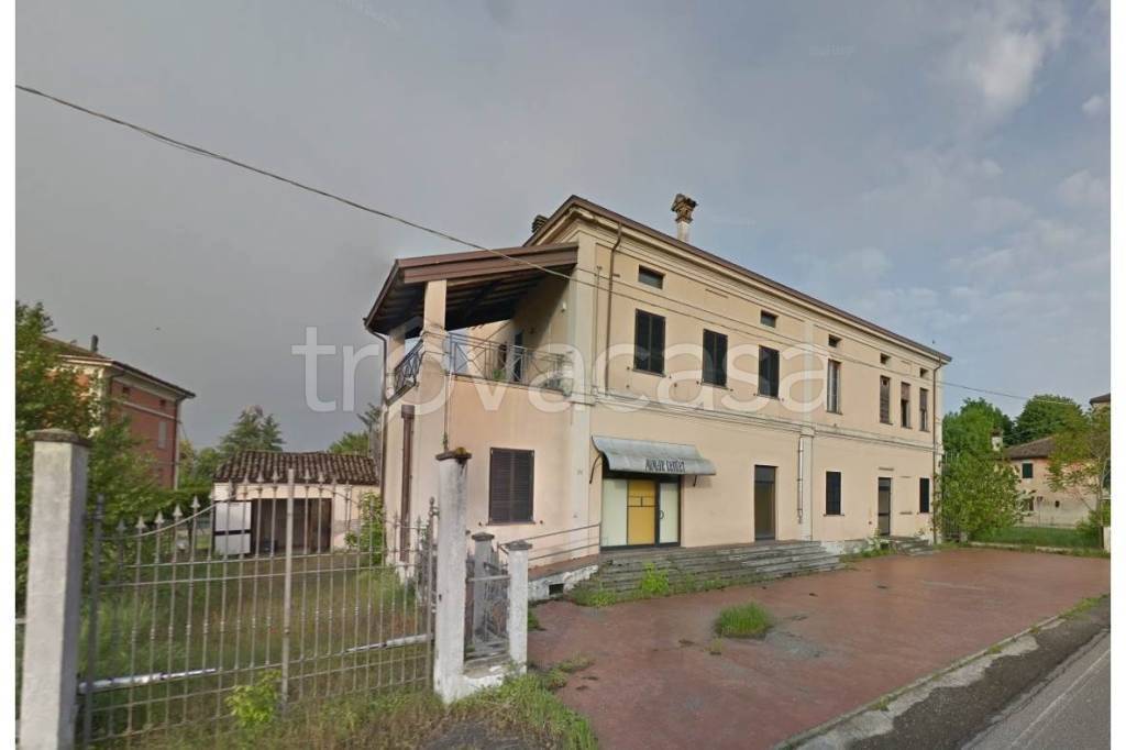casa semindipendente in vendita a Besenzone