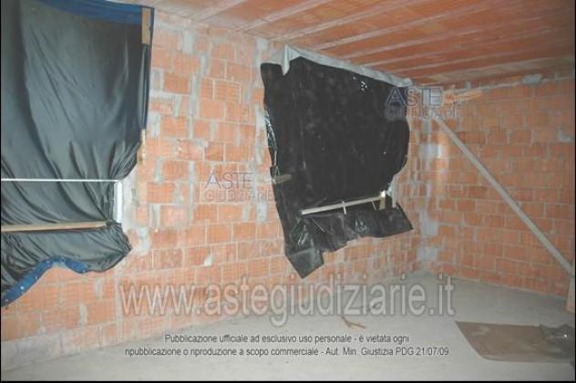 terreno edificabile in vendita a Besenzone