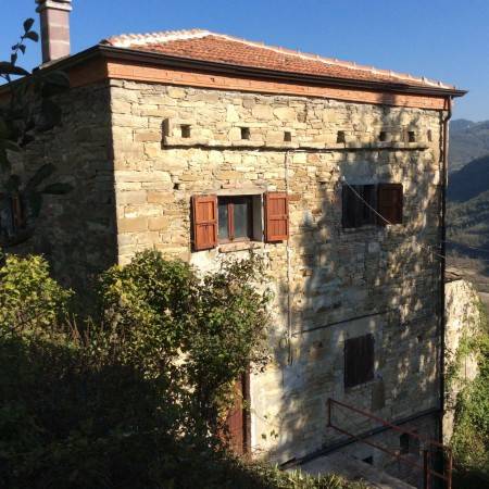 casa indipendente in vendita a Bettola