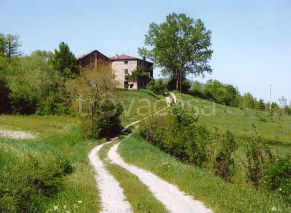 casa indipendente in vendita a Bettola