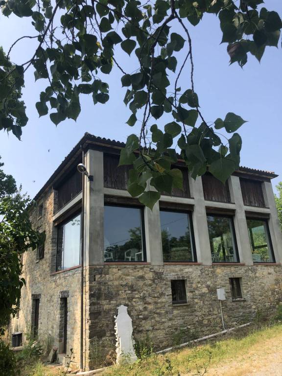 casa indipendente in vendita a Bettola