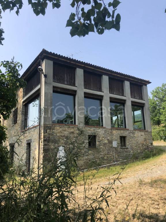 casa indipendente in vendita a Bettola