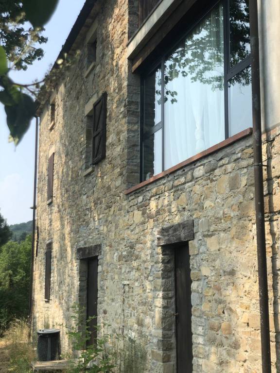 casa indipendente in vendita a Bettola