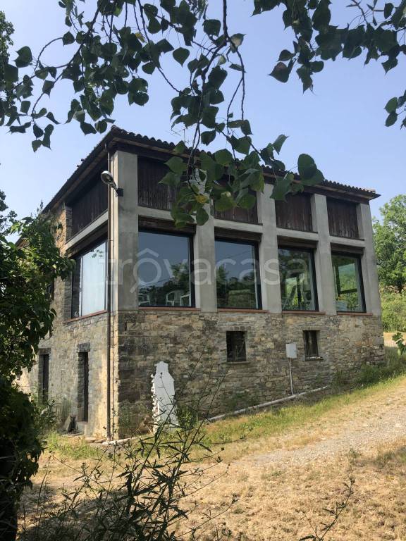 casa indipendente in vendita a Bettola