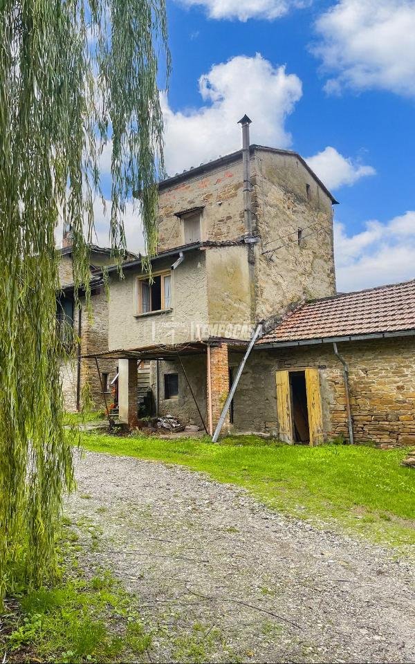 casa indipendente in vendita a Bettola